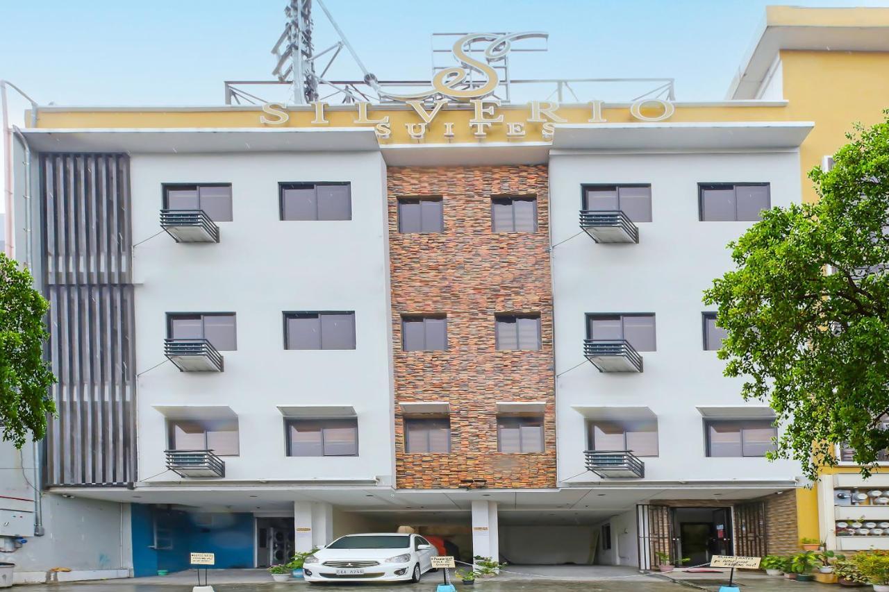 Oyo 896 Silverio Suites Манила Екстериор снимка