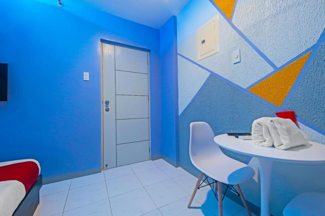 Oyo 896 Silverio Suites Манила Екстериор снимка